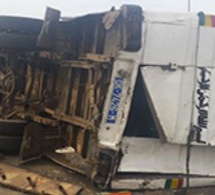Un car Ndiaga Ndiaye quitte l’autoroute et fait des tonneaux