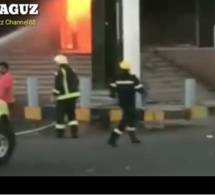 Drame: Le plus grand supermarché de Jeddah Arabi Saoudite a pris feu