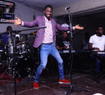 Bordeaux: Le nouveau chouchou de la musique Sénégalaise Sidy Diop chante, danse avec ses fans