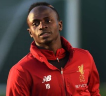 Sadio Mané offre 300 maillots de Liverpool à son village natal