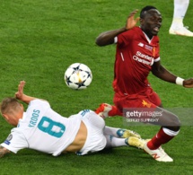 Liverpool Vs Real Madrid : Sadio Mané console Mohamed Salah et lui rend hommage … Tout ce que vous n’avez pas vu en Images