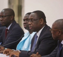 Communiqué officiel :Voici les mesures prises par Macky Sall pour les étudiants : 30 bus,terrain omnisports, Construction et finalisation des salles de cours, amphithéâtres dans les meilleurs délais …