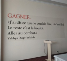 Voici le message fort de Yékini floqué sur le mur de l’hôtel des Lions de la Teranga.
