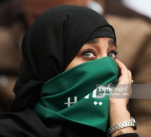 Russie Vs Arabie Saoudite : les supporters Saoudiens font la prière sur la …
