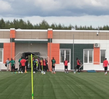Arrêt sur image – séance d’entrainement des Lions: seuls les remplaçants sont présents.