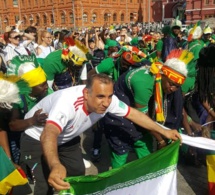 les supporteurs d’Allez Casa assurent le show et font tomber les Russes sous leur charme …Regardez