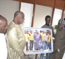 Diop Sy à la rencontre des étudiants pour soutenir le président Macky Sall.