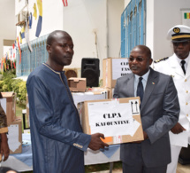 Photos de la cérémonie de remise de quit de géolocalisation avec le ministère de la péche.