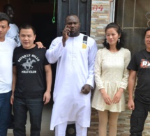 Modou Lô avec ses partenaires chinois pour donner des