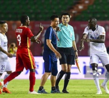 Victime de racisme: Demba Ba demande à la fédération chinoise de sévir contre son insulteur