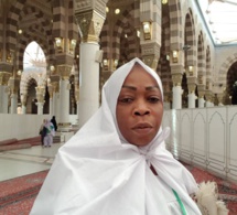 Adja Aby Ndour en mode pèlerinage à la Mecque;