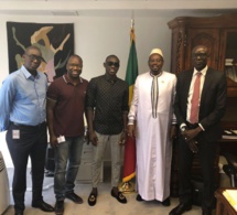 Pape Diouf accompagné de son promoteur en Amerique, Birane Sarr de NEW AFRICAN PRODUCTION reçu par SE le Docteur Momar Diop ambassadeur du Sénégal à Washington.
