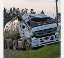 Urgent - Sébikotane: Un camion-citerne perd le contrôle et tue 6 personnes sur le coup