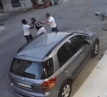 Xénophobie : Regardez l’ignoble agression d’un jeune Sénégalais par des Italiens à Palerme