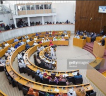 Cheikh Abdou Bara Dolli à Awa Guèye : « ferme ta ... ! » Cheikh Abdou Bara Dolli à Awa Guèye : « ferme ta ... ! »