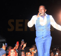 Surprise ! Mbaye Dièye Faye chante de la Salsa. Regardez !