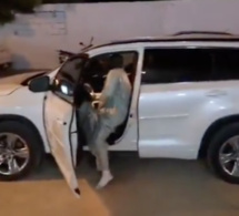 Vidéo: Cheikh Bethio Thioune offre un cadeau de 31 millions à…