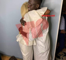 L'international Sénégalais de Nantes, Kara Mbodj tout heureux avec sa douce moitié Fatou Mbaye.