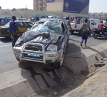 Autoroute à péage: la collision entre un camion et une voiture 4X4 provoque un embouteillage monstre