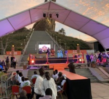 L’esplanade du monument de la Renaissance prêt pour accueillir Balla Gaye 2 et Modou Lô pour un 4e face-to-face