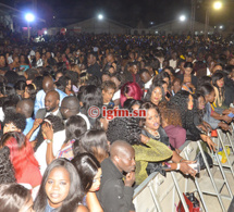 Les premières images du Grand Bal , Youssou Ndour transforme le CICES en stade et démontre sa suprématie.
