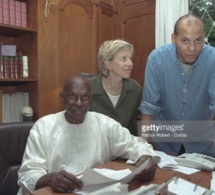Pour être président du Sénégal, Karim Wade renonce à sa nationalité française