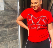 Les Nouvelles photos d’EVA toute ravissante, elle se montre en Rouge « Danger »