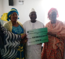 Oumar Guèye procède à la remise de financements aux femmes des Iles de Gandou