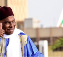 Vidéo : Alioune Tine "vilipende" Abdoulaye Wade devant Serigne Mountakha