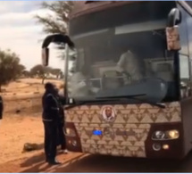 En pleine campagne électorale: Macky SALL change de voiture pour prendre le nouveau Bus