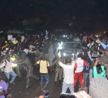 Une foule immense accueille Abdoulaye Wade à Pikine