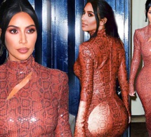 Kim Kardashian affole les fans avec cette robe