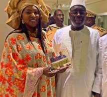 L'épouse d'Aly Ngouille Ndiaye resplendissante de beauté aux côtés de Macky Sall
