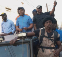 Bougane et Barthélémy Dias, en caravane dans les rues de Dakar…