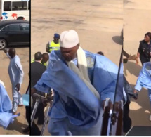 Urgent: Me Wade suspend sa campagne et se dirige vers Conakry