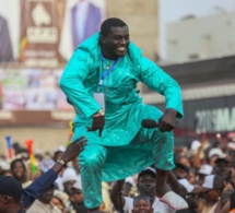 Le Show de Balla Gaye 2 au meeting de Macky Sall à GUEDIAWAYE … Tout ce que vous n’avez pas vu en Images