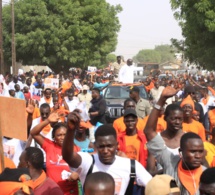 Présidentielle 2019: Accueil populaire de la caravane "Orange" d'Idrissa Seck à Diourbel