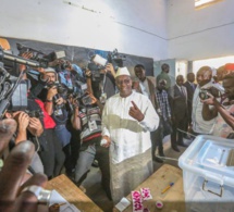 Macky Sall largement en tête dans plusieurs bureaux de vote au Gabon