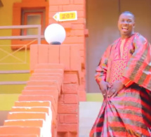 Djiby Dramé feat Soda Bousso kou sagal sa yaye (Clip Officiel)
