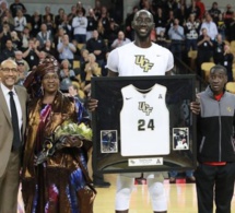 Le géant sénégalais, Elhadji Tacko Fall honoré par son université
