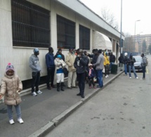 Brassards rouges au Consulat du Sénégal à Milan
