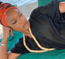 Penda de la série Idoles étale sa sensualité au bord de la mer