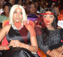 Colé Faye patronne de COBRA BEAUTY HAIR toute ravissante au premier rang du Sargal Djiguene en compagnie de Adja.