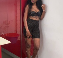 Queen Biz avec sa robe  dévoile son nouveau tatouage à la Rihanna