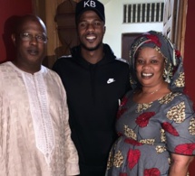 Keita Baldé rend visite à ses parents