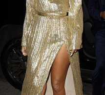 Khloé Kardashian dévoile son physique incroyable dans une robe