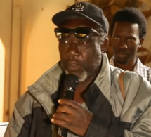 Vidéo – Pour fêter ses 40 ans de Théâtre , Bass Diakhaté demande à l’aide Baba Maal …