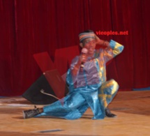 Ouzin Keita dans ses frasques comme d'habitude au Grand Théâtre lors du GOUDI FANS YI.