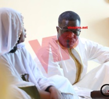 Le Juge Hamidou Déme en compagnie de la journaliste Ndeye Astou Guéye chez Serigne Abdou Karim Mbacké à Ndindi;