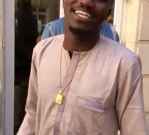 VIDEO: WALY SECK coupe ses cheveux à Paris pour préparer son "OUMRA" à la Mecque.